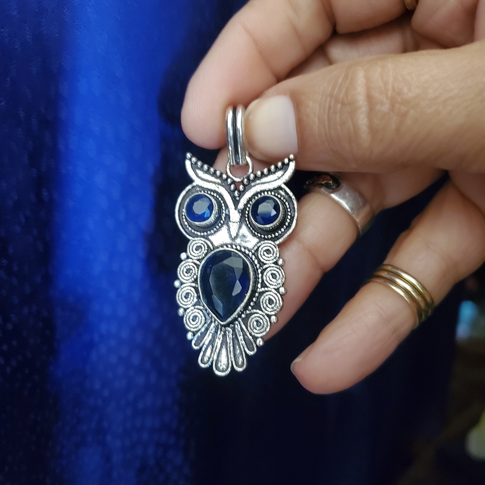 Chic Silver Owl Necklace with Deep Blue Accents